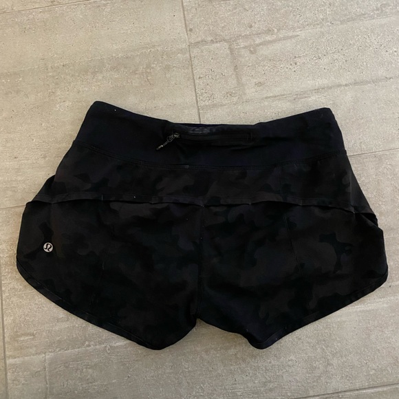Lululemon shorts speed up - Picture 2 of 4